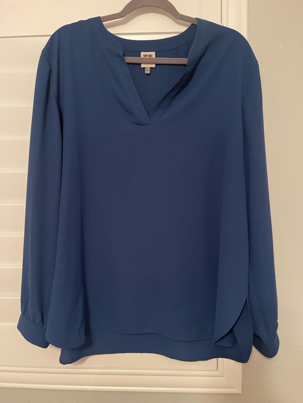 Anne Klein Deep Blue V-Neck Long Sleeve Blouse